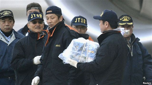 international carriers ground boeing dreamliner fleets